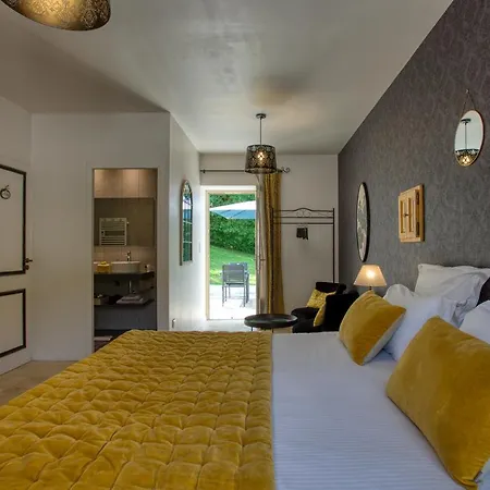 Domaine Des Pierres Blanches - D'hotes Bed & Breakfast Carlux
