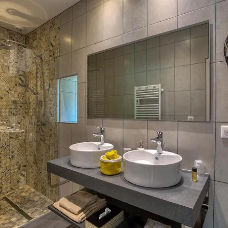 Domaine Des Pierres Blanches - D'hotes 4*