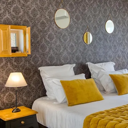 Domaine Des Pierres Blanches - D'hotes Bed & Breakfast