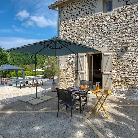 Bed & Breakfast Domaine Des Pierres Blanches - D'hotes 4*