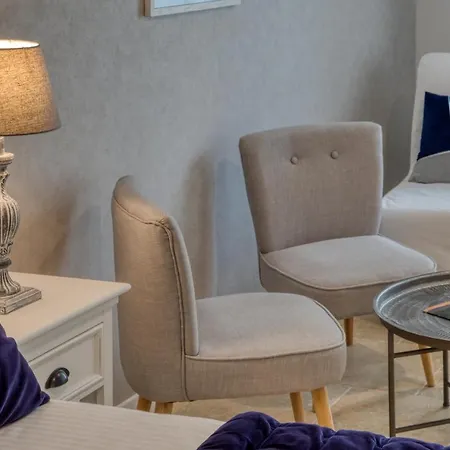 Domaine Des Pierres Blanches - D'hotes Bed & Breakfast Carlux