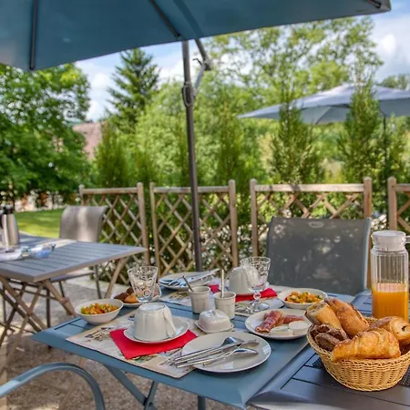 Domaine Des Pierres Blanches - D'hotes Carlux