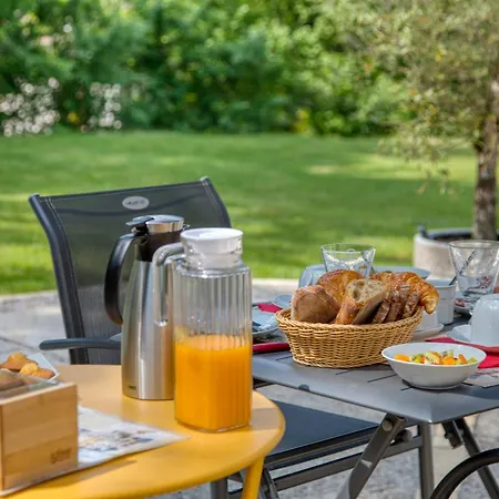 Hostcare - Domaine Des Pierres Blanches Carlux