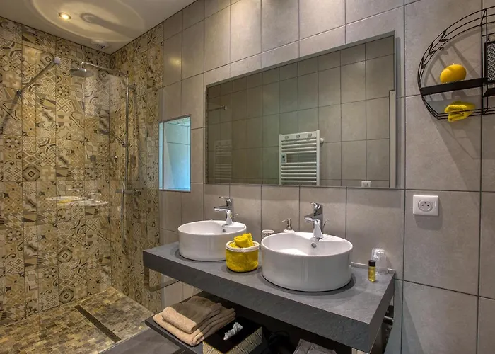 Domaine Des Pierres Blanches - D'hotes 4*