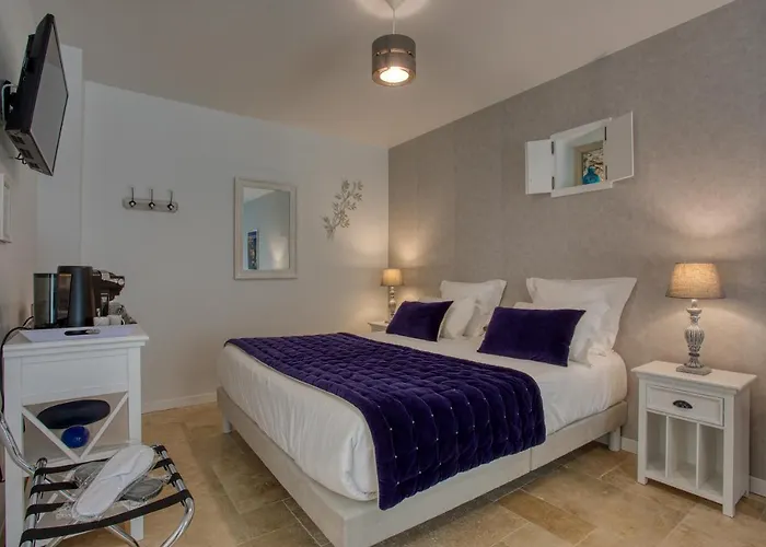 Domaine Des Pierres Blanches - D'hotes 4* Carlux